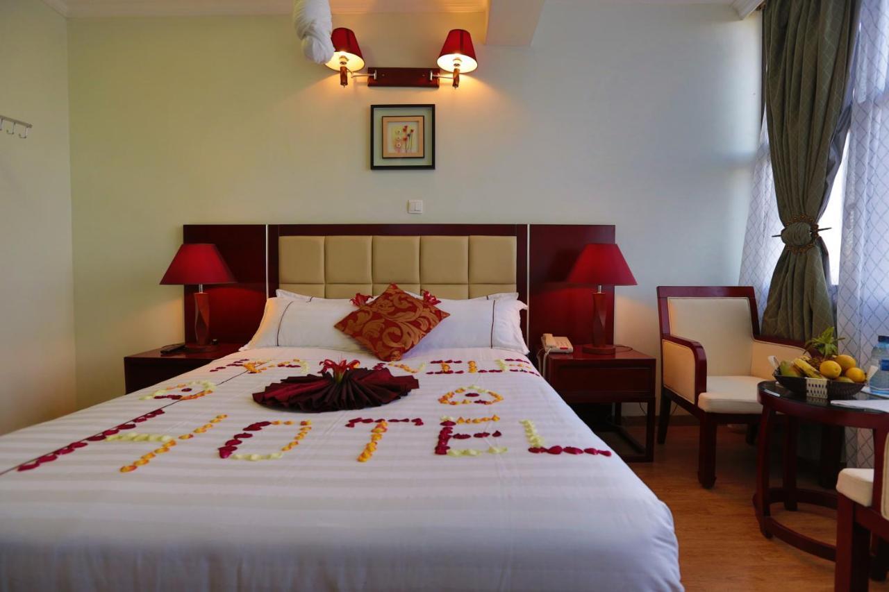 Rahnile Hotel Bahir Dar Exterior foto