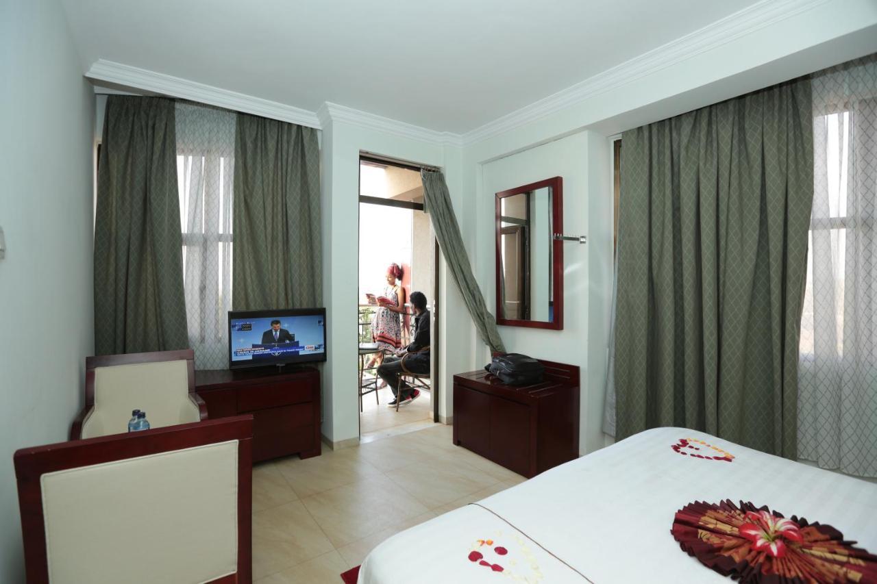 Rahnile Hotel Bahir Dar Exterior foto
